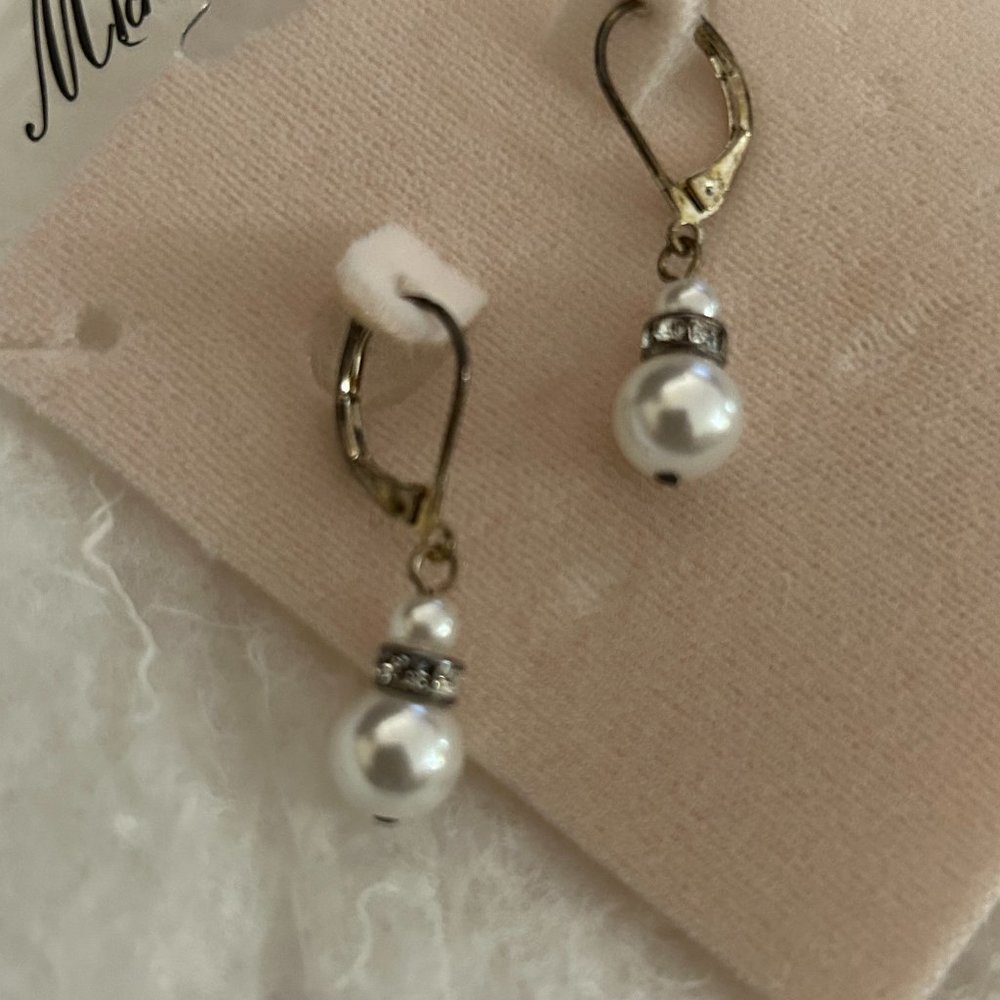 White Pearl Teardrop Earrings